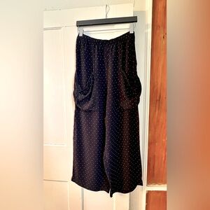 Lilith France deep navy polka dot rayon crop pants like new
